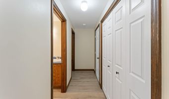 13 Cortland Cir, Bangor, ME 04401
