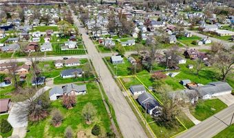 195 7th St SW, Brewster, OH 44613