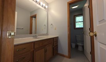 188 Greenwood Dr, Blakeslee, PA 18610