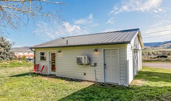593 Crowson Rd, Ashland, OR 97520