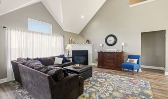 617 Eaton Dr, Aurora, OH 44202