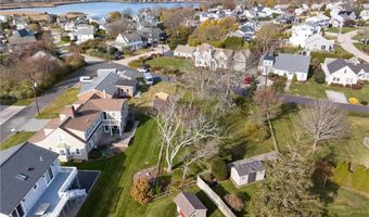 21 Namcook Rd, Narragansett, RI 02882