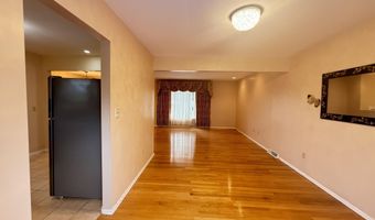 4 Nicholas Dr, Albany, NY 12205