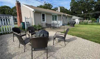 71 Glenwood Dr, North Kingstown, RI 02852