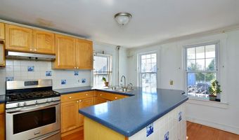55 Mt Hope Ave, Bristol, RI 02809