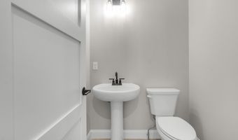 52 Woodbrey Ln, Standish, ME 04084