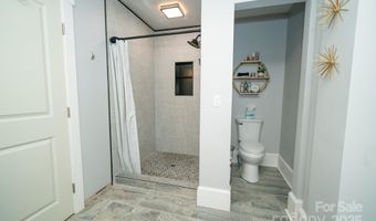 1712 Umstead St, Charlotte, NC 28205
