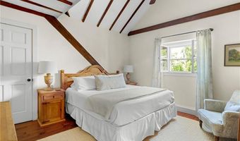 2 Hazard Ave, Newport, RI 02840