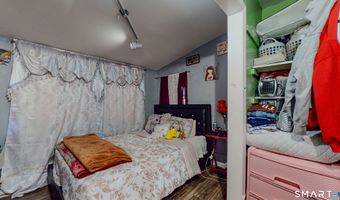 107 Fairview Ave, Bridgeport, CT 06606