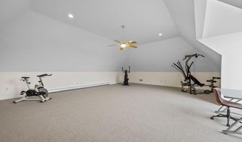 29 Weatherdeck Dr, Bourne, MA 02532