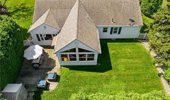 70 Baldwin Orchard Dr, Cranston, RI 02920