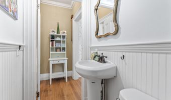 23 Chapel St, Augusta, ME 04330