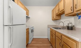 10037 Allen Pointe Dr, Allen Park, MI 48101