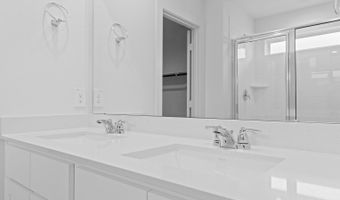 311 Emma St, Angleton, TX 77515