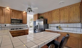 18032 Ohna Rd, Apple Valley, CA 92307