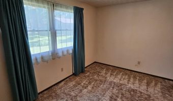 443 Rohr St, Arnolds Park, IA 51331