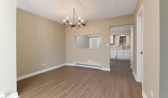 953 N Rohlwing Rd GB, Addison, IL 60101