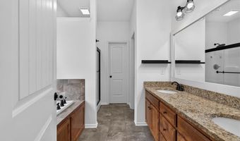 16913 Juniper Dr, Basehor, KS 66007