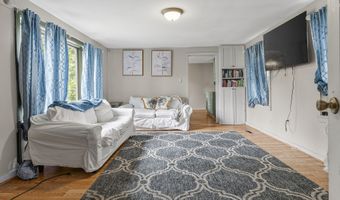 748 Riverside Dr, Augusta, ME 04330
