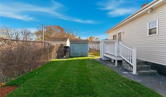 10 Woburn St, Cranston, RI 02910