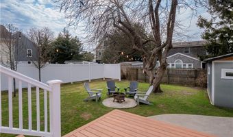 100 Renfrew Ave, Middletown, RI 02842