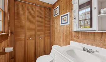 25 Gardiner Dr, Amagansett, NY 11930