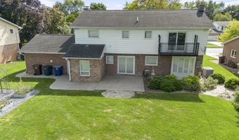 2222 Delaware Dr, Ann Arbor, MI 48103