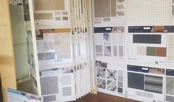 636 N Main St, Ottawa, KS 66067