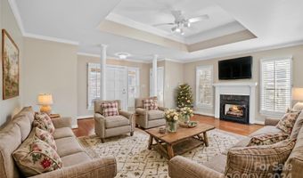 2 Creekside Way, Asheville, NC 28804