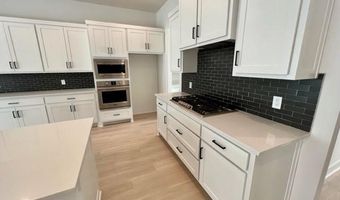 6207 SW Luna Ln, Bentonville, AR 72713