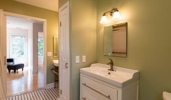 4614 ROXBURY Dr, Bethesda, MD 20814