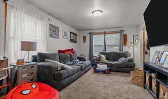 2415 N LOCUST St, Appleton, WI 54914