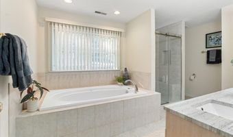 22 Fiske Rd, Ashland, MA 01721
