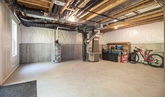 2865 Dillon Dr, Ann Arbor, MI 48105