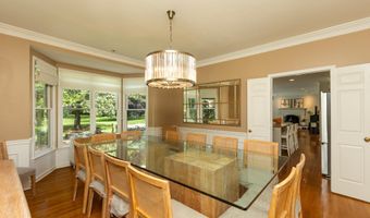 8809 SAUNDERS Ln, Bethesda, MD 20817