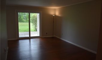 10 Southcreek Ct B, Amherst, NY 14051