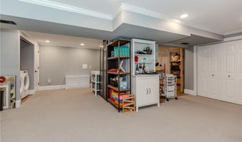 50 Searle Ave, Cranston, RI 02920