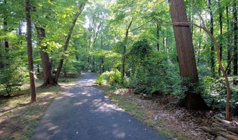 2408 GARNETT Dr, Alexandria, VA 22311
