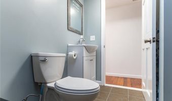 17 Oak Ave, East Providence, RI 02915