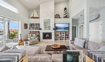 807 CHIPAWAY Dr, Apollo Beach, FL 33572