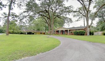 1402 Pineland Dr, Bainbridge, GA 39819
