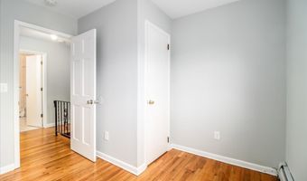 32 Pleasant St, Bethel, CT 06801