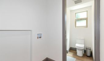 65 Oak Ridge Ln, Albertson, NY 11507