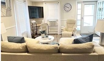 227 Thames St 1, Bristol, RI 02809