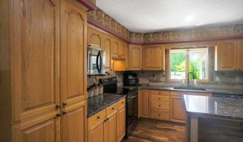 12977 Richmond Heights Dr, Aberdeen, SD 57401