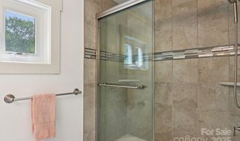 445 Chunns Cove Rd A, Asheville, NC 28805