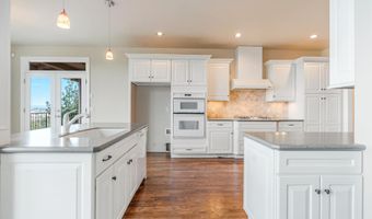 3269 NW Fairway Heights Dr, Bend, OR 97703