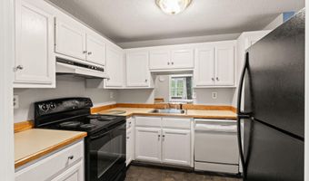 733 W Main St G, Barnstable, MA 02630