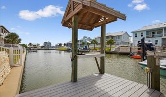 1013 St John Ct, Rockport, TX 78382