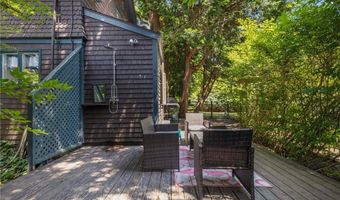 37 Concord Dr, Middletown, RI 02842